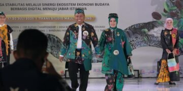 Gandeng Cing Ikah di Ajang Sunda Karya Fest, Supian Raih Penghargaan Kostum Ter-Stylist se-Jawa Barat