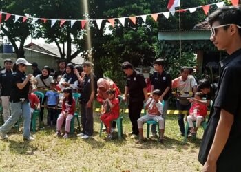 Warga Cilangkap Depok merayakan HUT ke-80 RI dengan lomba rakyat dan karnaval penuh kebersamaan.