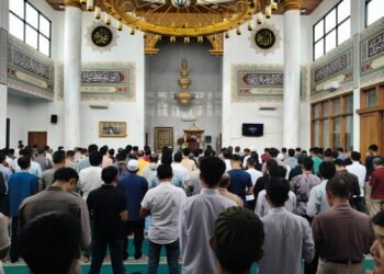 Salat Gaib di Polres Metro Depok, Doa Mengalir untuk Dirver Ojol Affan Kurniawan