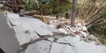 Rumah di Depok Tedampak Longsor, Warga Ungkap Kronologinya