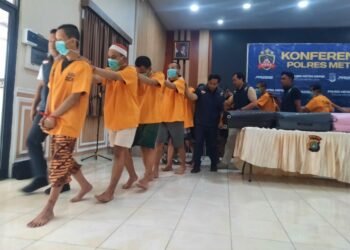 Polres Metro Depok Bongkar Modus Penyelundupan Ganja dengan Koper