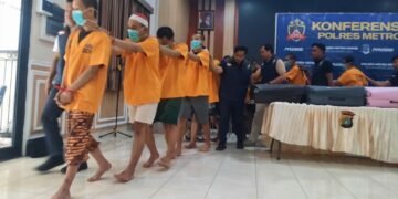 Polres Metro Depok Bongkar Modus Penyelundupan Ganja dengan Koper