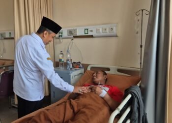 Jenguk Santri yang Diduga Keracunan di RS Bhayangkara Brimob, Wali Kota Depok Sampaikan Ini