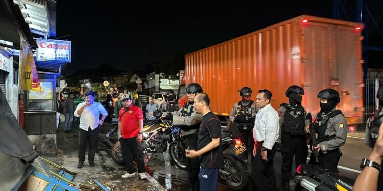 Pedagang Ketoprak di Depok Babak Belur, Gerobak Hancur Akibat Amukan Pembeli