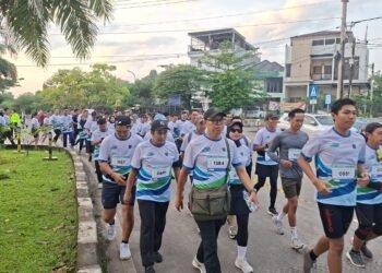Dilepas Wali Kota Depok, Ribuan Pelanggan Ikuti Asasta Fun Run Day 2025
