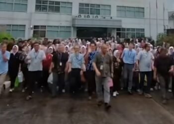 Bukan PHK, Video Viral Ratusan Karyawan Pabrik di Depok Pamit Karena Pensiun Dini 