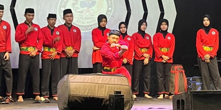 Beksi Kong Noer Kampung Setu Ciganjur Getarkan Panggung Semar Pitu di Depok