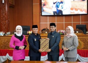 Wali Kota Depok rapat paripurna