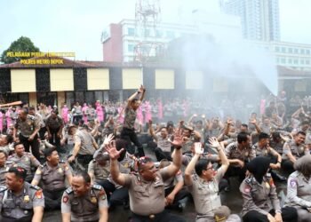 Penghujung Tahun Jadi Momen Kenaikan Pangkat 195 Personel Polres Metro Depok