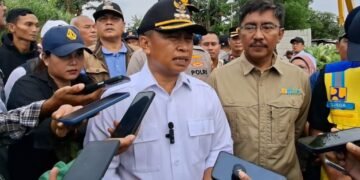 Rusak dan Ditutup Sementara, Wali Kota Depok Pastikan Jembatan Juara Taman Albar Segera Diperbaiki