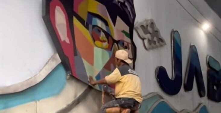 Heboh di Media Sosial, Ornamen Wajah Ridwan Kamil di Underpass Dewi Sartika Depok Dibongkar