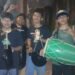 Pemuda di Tanah Baru Depok Bangunkan Sahur dengan Alat Musik Tradisional